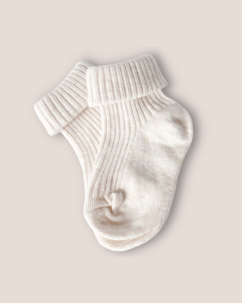 colour:wheat | Ribbed newborn baby sock in white